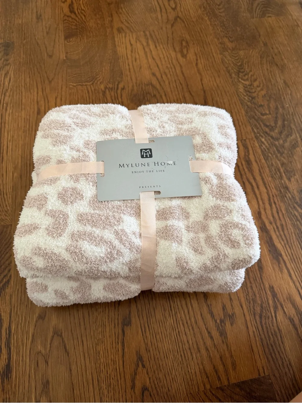 Plush Leopard Print Throw Blanket